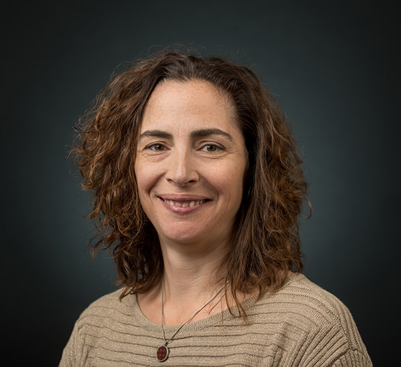 5 international students